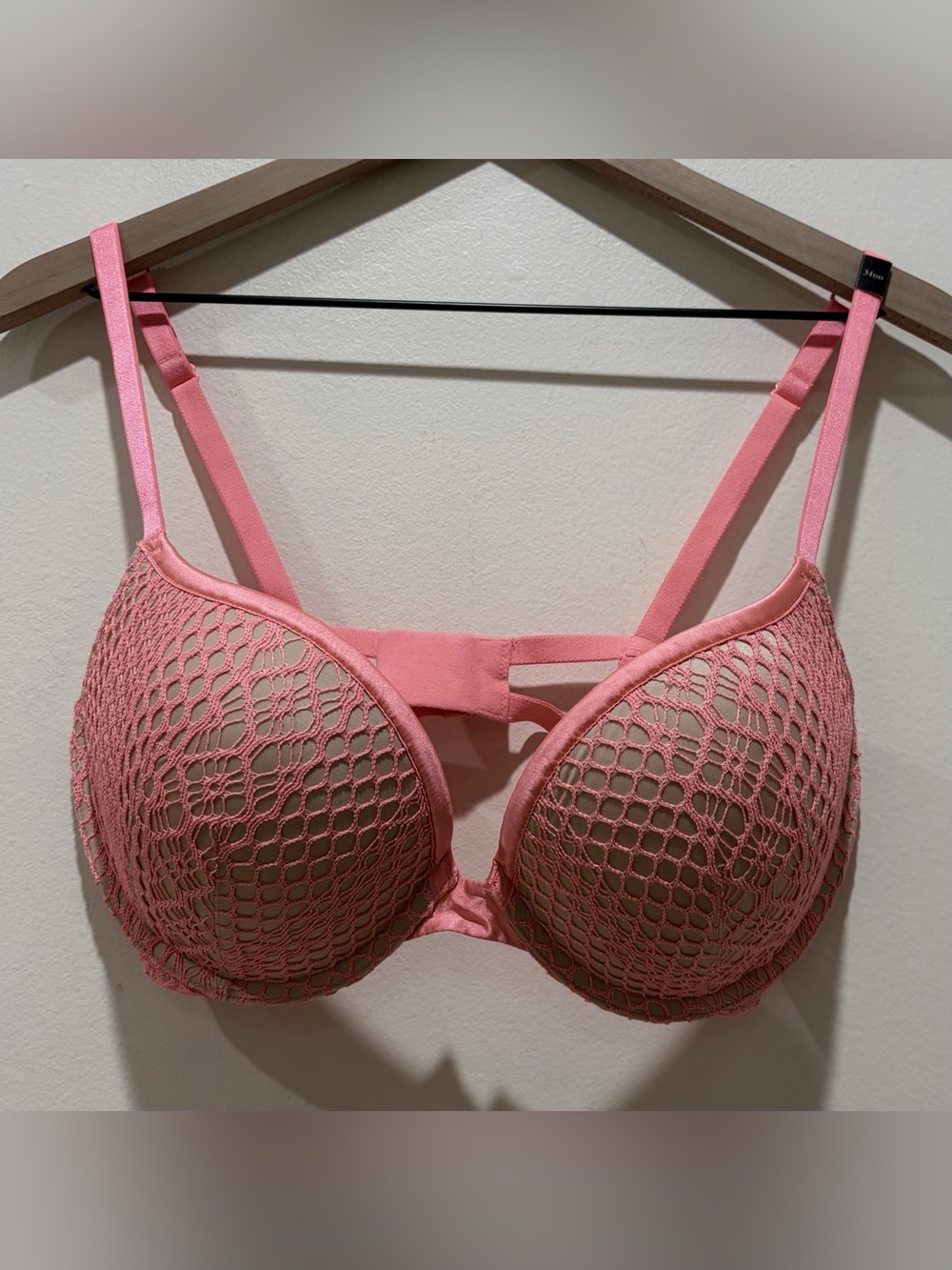 NWT Victoria’s Secret Very Sexy Push-Up Beige Pink Lace Overlay Bra - Size 34DD